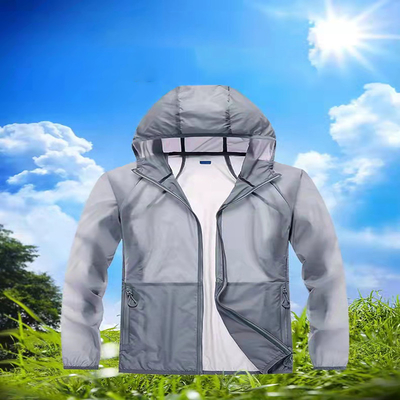 96% nylon 4% Spandex thoáng khí Upf 50 Áo khoác nữ chống nắng Zip Quần áo bảo hộ Eco Uv sang trọng