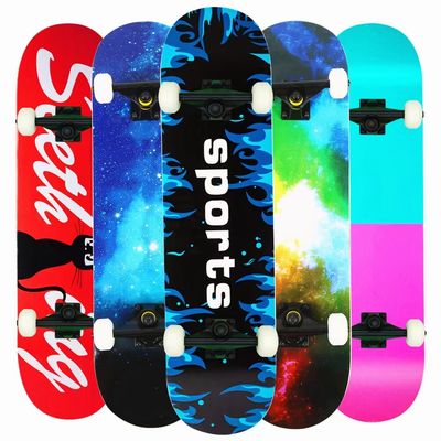 7 lớp Maple Wood Sand Pu Wheel Sàn gỗ ngoài đường Skateboard mang màu đen